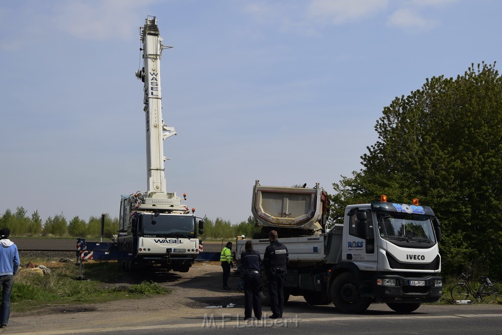 Schwerer VU LKW Zug Bergheim Kenten Koelnerstr P574.JPG - Miklos Laubert